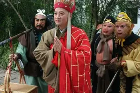 上香为何一定要烧3根？人最怕三长两短，香最怕两短一长图片