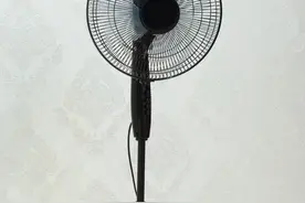 电风扇不转或转速慢，一般都是这个地方有问题，教你一招就能修好图片