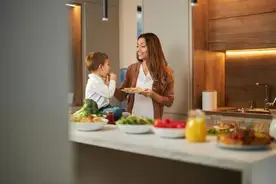 Mum和Mom，语言差异背后的文化呼唤图片