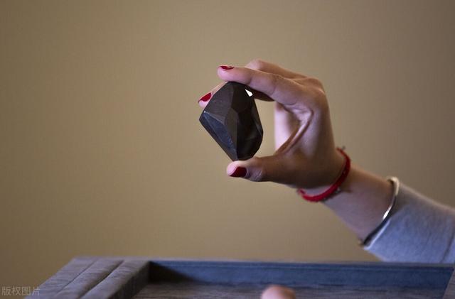 小行星有氨基酸，这能证明人类就出自地球，而不是外星球