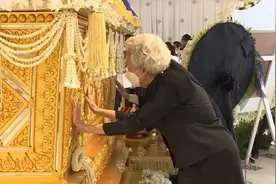 莫尼列太后孤独的晚年：继子去世扶棺痛哭，亲生儿子68岁尚未成家图片