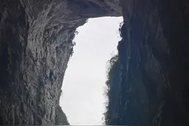 天下第一高大洞穴——贵州惠水燕子洞图片