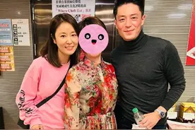 林心如夫妇新年吃料理，43岁霍建华发福严重，比大3岁妻子显老态图片