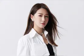 LOL：电竞表姐—小苍老师图片