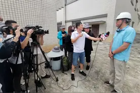 【涨知识】过鱼通道环绕过头顶，鱼儿空中游向大坝上游图片