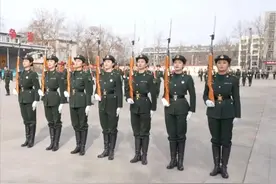 “中国排面”看哪里！仪仗女兵告诉你图片