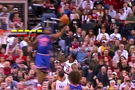 NBA那些我们以为P过的照片，其实都真实存在 姚明水里似灭霸图片