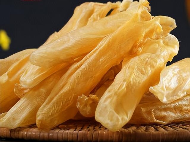 花胶海参冬菇煲鸡汤的功效 花胶海参冬菇煲鸡汤的功效与禁忌
