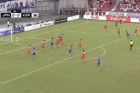 东亚杯-日本3-0完胜韩国 日本不败夺冠、韩国亚军、中国男足季军图片