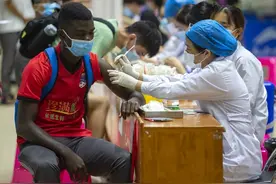 防疫政策重大改变，俄罗斯等10多国数千留学生重返中国大学图片