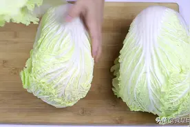 上婆婆家吃饭，婆婆做了一道酸白菜，酸辣脆爽，特别下饭图片