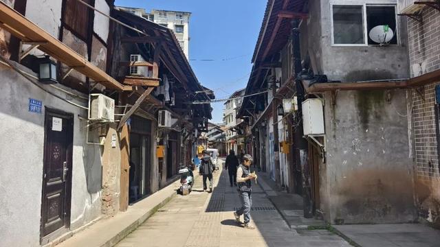 綦江永新石灰沟古道，至今保持原始风貌，太平桥背后故事悲壮感人