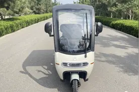 推荐2款休闲三轮车，自带雨棚，续航100公里，适合宝妈和老年人图片