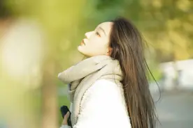 不露脸的拍照方法你知道几种？不露脸要这样拍，专治拍照不上镜图片