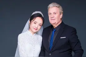 内蒙女孩和男友相恋7年无果，最后远嫁70岁英国老头：对我好就行图片