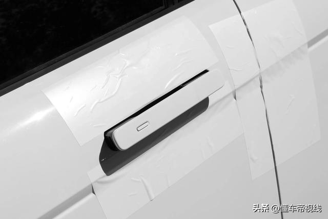 新车|同价选它or科林斯古铜特别版?极光L实拍,售价42.98万