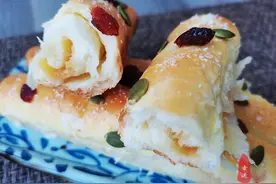 夹心排包蓬松暄软，能拉出丝，口感丰富外表诱人，当早餐真是不错图片