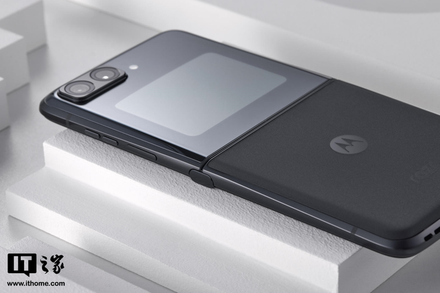 moto razr 2022 上手体验：实用为先，以旗舰致敬经典