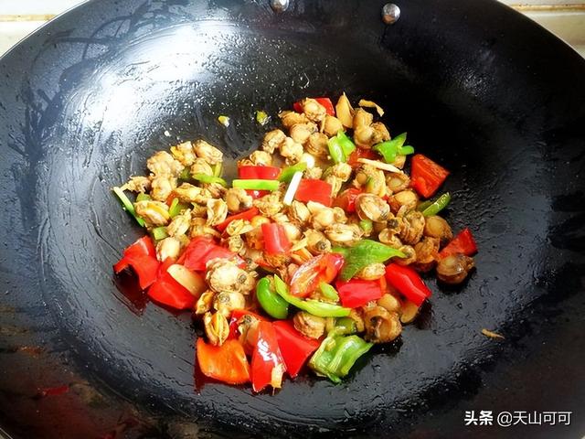 入伏后，吃鱼吃肉都不如扇贝，蛋白质高又养胃，胃寒者要多吃