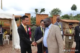 乌干达目前有多少华人，带你了解在乌华人打工一个月能赚多少钱图片