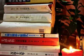 四类女性形象最美：读书的青年女性最动人图片