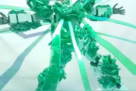 释放绿色光束，结晶独角兽高达模型图片