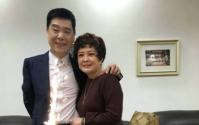 虎艳芬和苏志丹恩爱了32年,很多广东观众只知道他们是大哥和二嫂