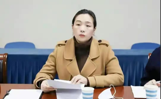 沭阳32岁美女副县长背后的男人被曝光，提拔售楼小姐任副局长