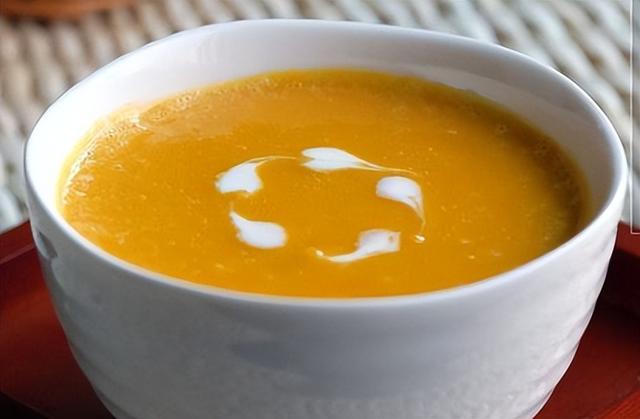 花胶猪展茨实莲子汤 莲子花胶猪肚汤的做法