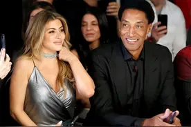 她曾是皮蓬娇妻，前凸后翘身材傲人！结婚21年却多次给皮蓬戴绿帽图片