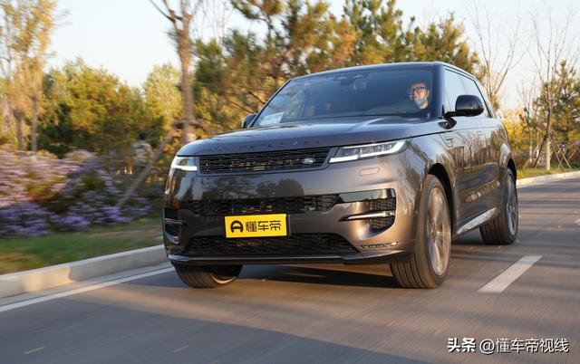 新车｜百万级SUV还能怎样平衡动感和舒适？试驾全新揽胜运动版