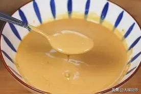 调芝麻酱，用水用油都错了，20年麻辣烫老板教你一招，蘸啥都喷香图片