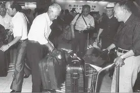 02年台湾老兵回江苏探亲，喝醉酒说漏嘴，透露出曾不为人知的秘密图片