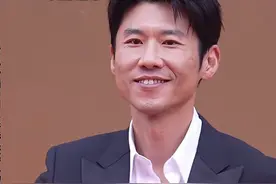 华表奖这一天，看了47岁王骁和49岁陈坤，才懂清爽和油腻的区别图片