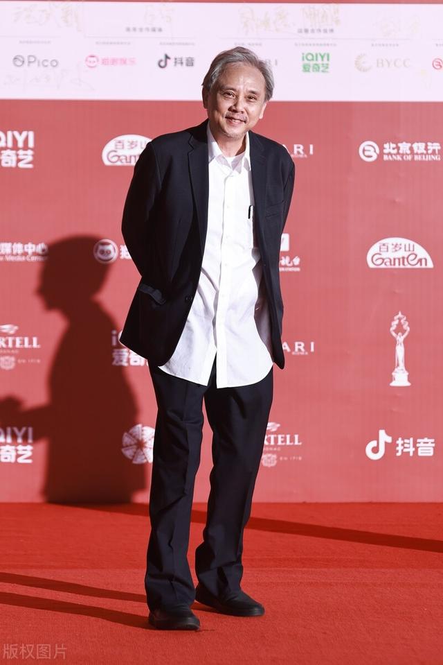《逃学威龙》31年主创命运坎坷迥异，两人涉及重案，8人遗憾离世