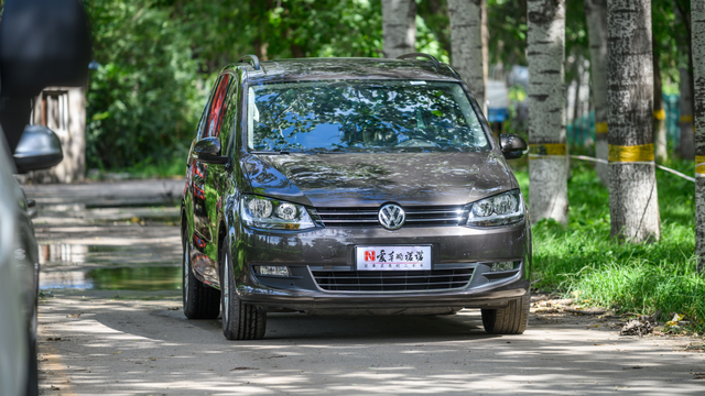 大众7座suv夏朗,大众夏朗七座车1.8t报价及图片 | 安澜汽车百科