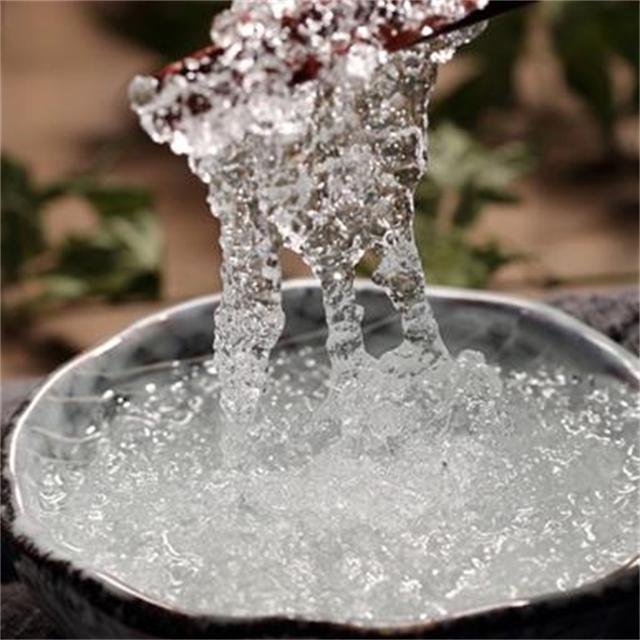 雪燕的功效与禁忌及食用方法 2026年雪燕的功效与禁忌及食用方法图片 雪燕的功效与禁忌及食用方法 2026年雪燕的功效与禁忌及食用方法图片