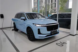 理想ONE车主被厂商送上2000元“红包”！网友：隔壁特斯拉5000元图片