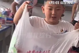 “他只是做错了题，又不是做错了人”，原本不满意分数老爸被孩子的天真感化图片