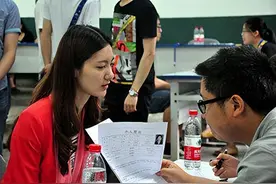 2022应届生迎来“春天”，毕业后有望“入编”，达到要求可免学费图片