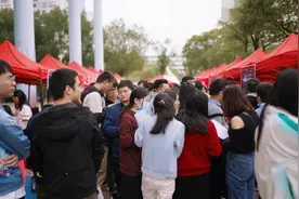 应届生工资表曝光，被分为3个档次，硕士生工资竟然比平均水平低图片