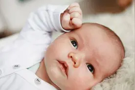 孩子“阳”了后反复发烧，或者高烧不退，会烧成脑炎、脑膜炎吗？图片