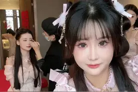 奇葩网红杨清柠：17岁未成年生娃被封杀，25岁坐劳斯莱斯高调结婚图片