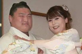 日本最惨相扑手：被漂亮的妻子虐待，对方出轨还想分他5亿家产图片