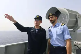 6艘中国军舰，出现在中东，解放军来做什么，轮不到美国指手画脚图片