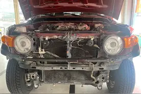 搞了辆2007款的二手丰田FJ酷路泽，进厂翻新重造，复活又变新车图片