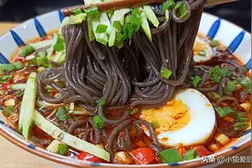 蕨根粉不知道怎么吃？试一试这种做法，酸辣爽口，吃完还不长肉图片