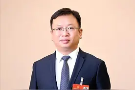 代表建议优化火车票改签规定，网友：附议！图片