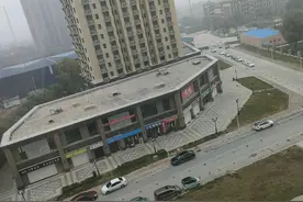 腿上的伤疤结了痂，心上的伤疤还能愈合吗？图片