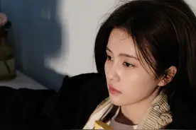 白鹿单身？节目中让郑恺帮忙找男友，此前冬至与张凌赫发同款博文图片